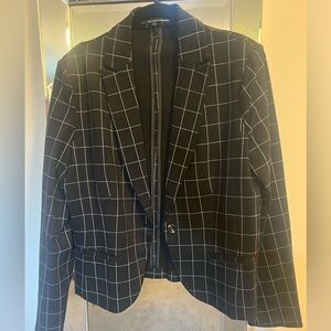 Amanda & Chelsea women’s black & ivory suit jacket